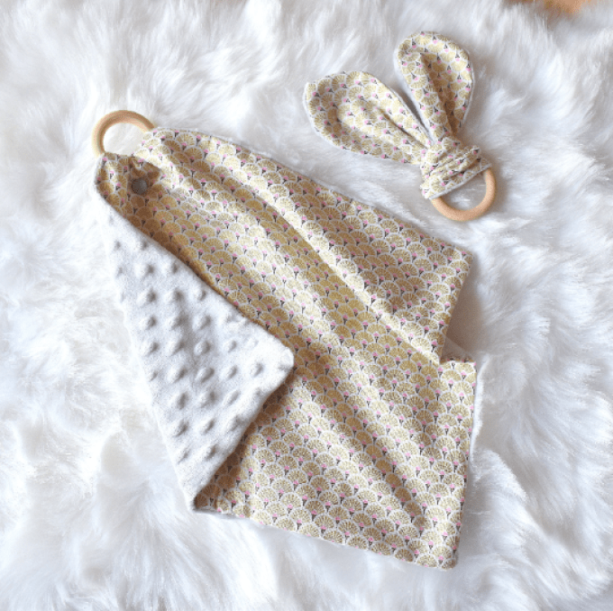 Doudou plat Éventails doré coton